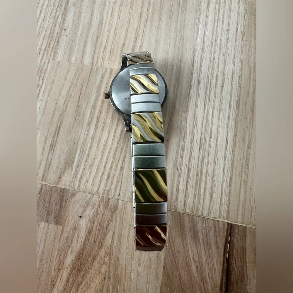 Carriage by Timex ladies two-tone bracelet watch NEW BATTERY